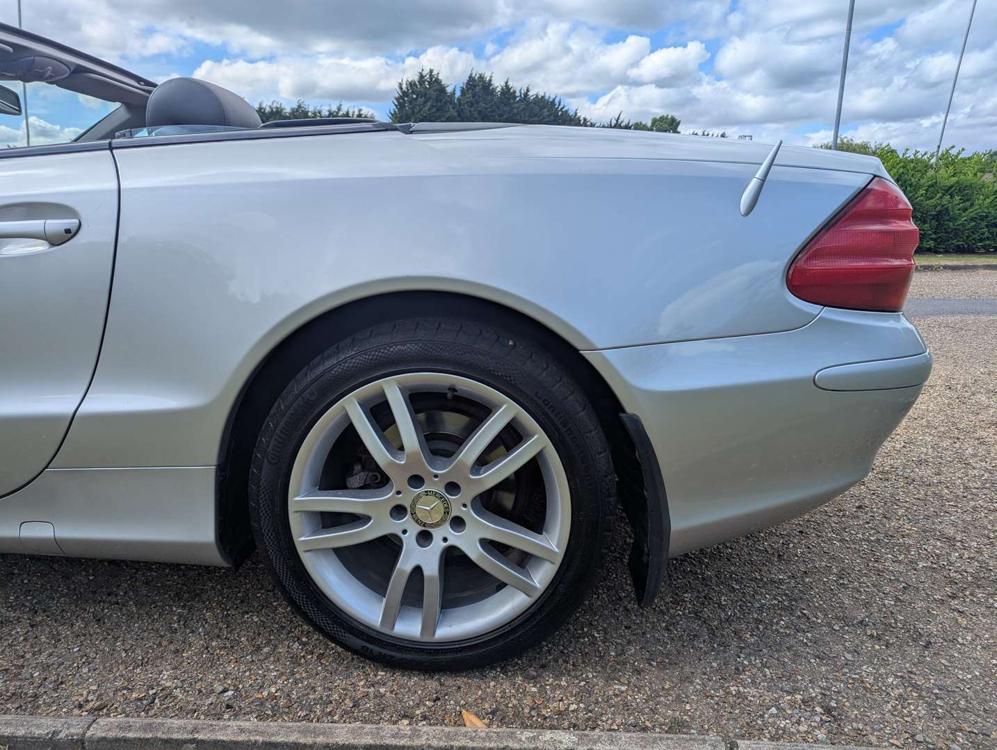 <p>2005 MERCEDES SL 350 AUTO</p>