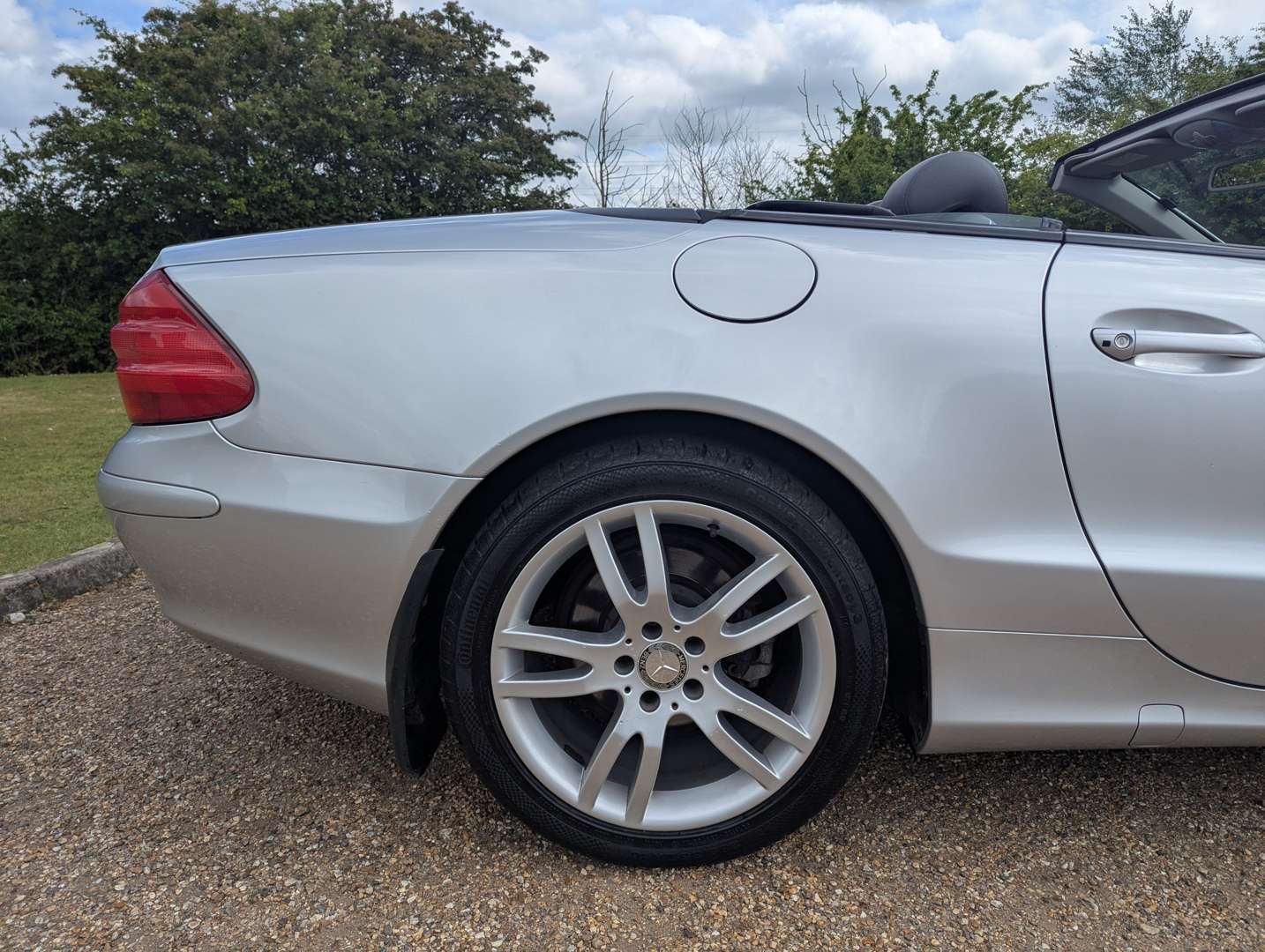 <p>2005 MERCEDES SL 350 AUTO</p>