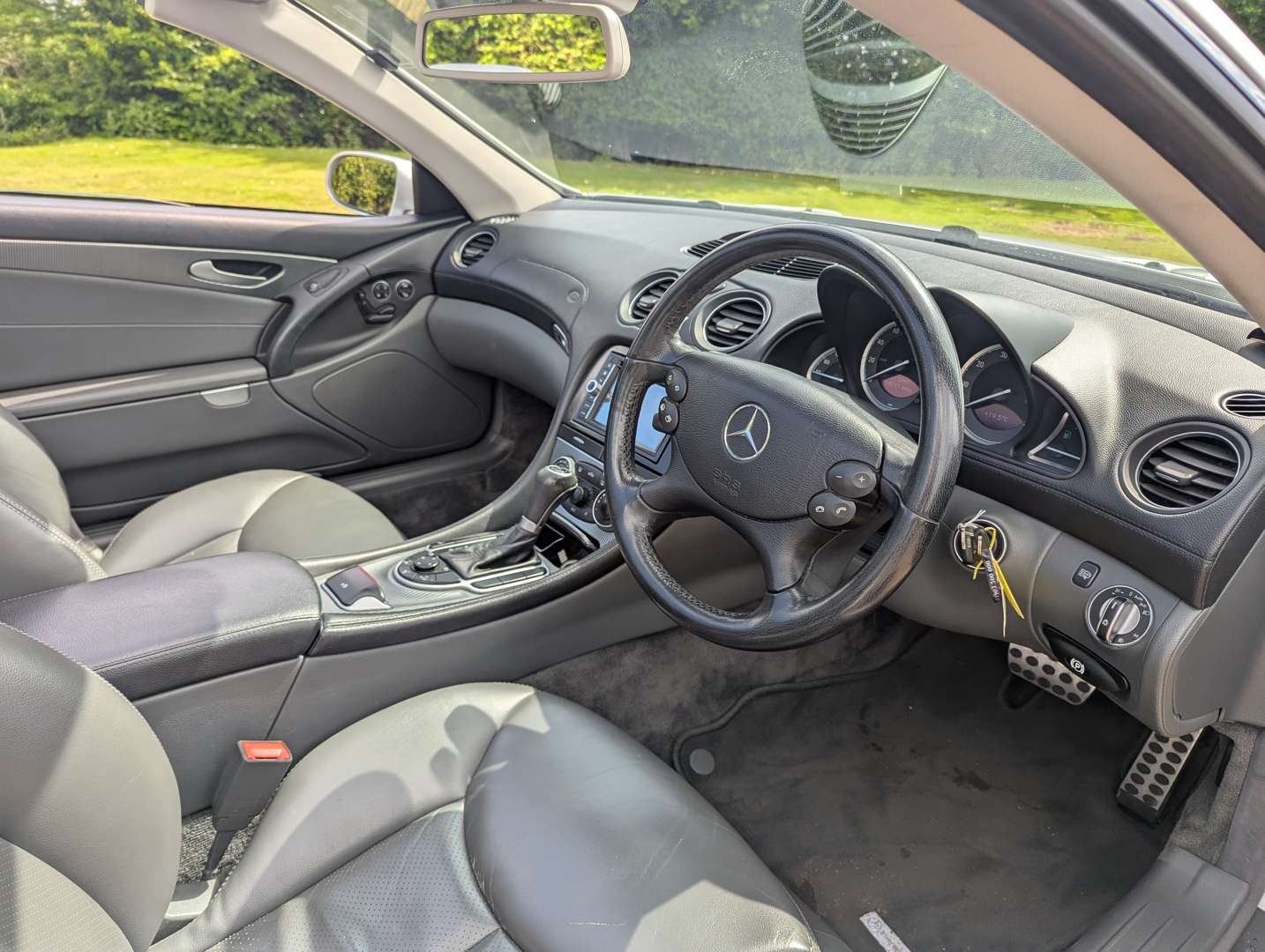 <p>2005 MERCEDES SL 350 AUTO</p>