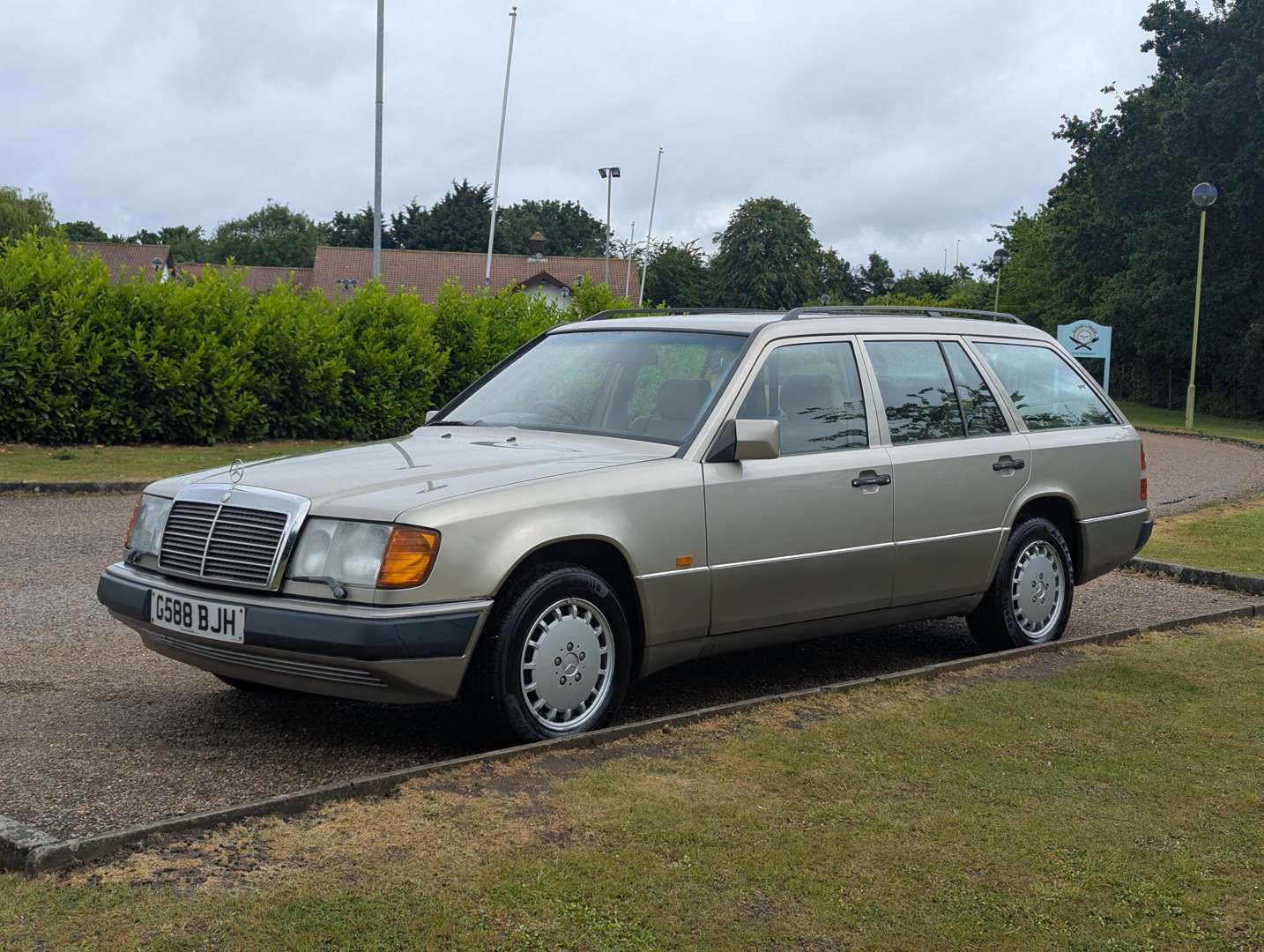 <p>1990 MERCEDES W124 300 TE 4MATIC (4WD) ESTATE AUTO</p>