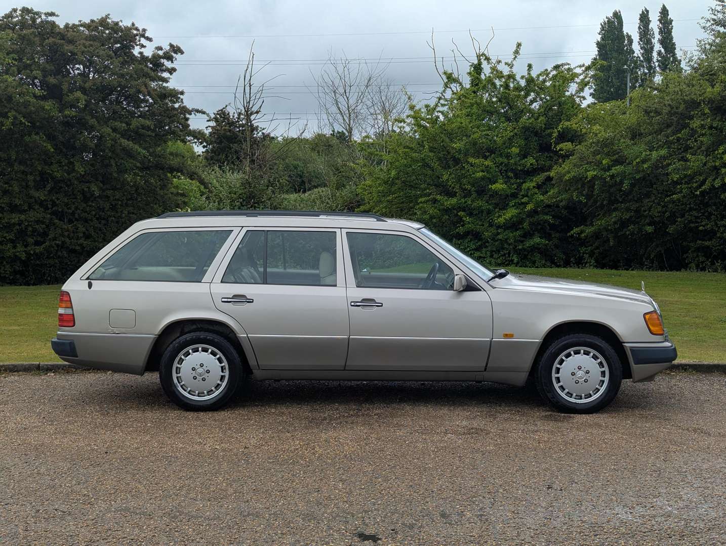 <p>1990 MERCEDES W124 300 TE 4MATIC (4WD) ESTATE AUTO</p>