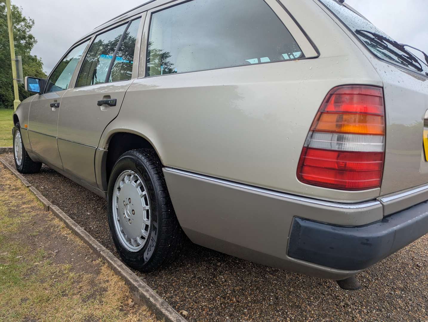 <p>1990 MERCEDES W124 300 TE 4MATIC (4WD) ESTATE AUTO</p>