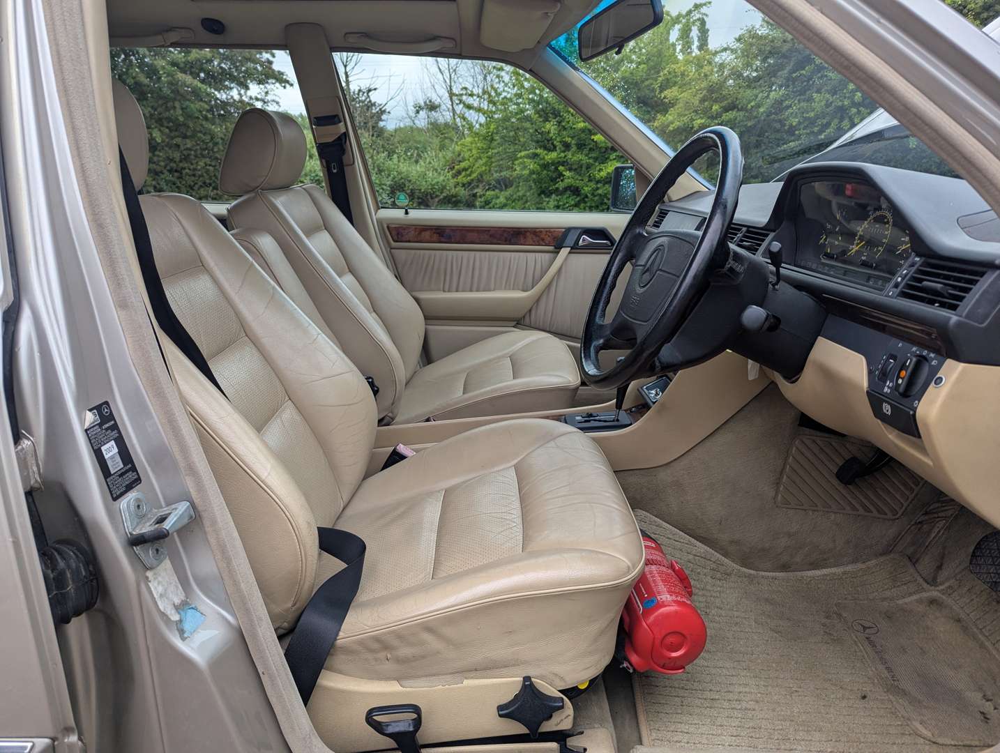 <p>1990 MERCEDES W124 300 TE 4MATIC (4WD) ESTATE AUTO</p>