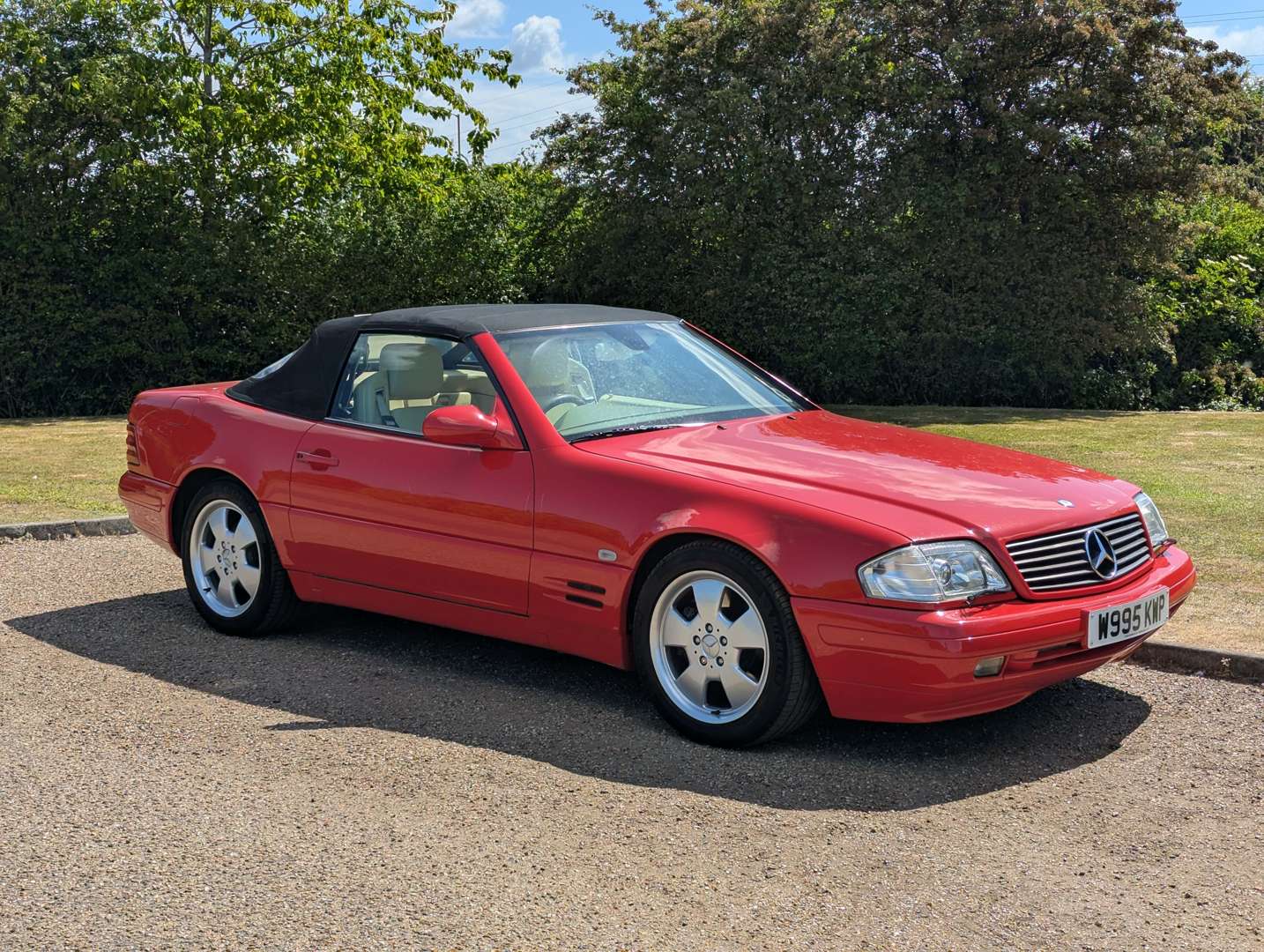 <p>2000 MERCEDES SL320 AUTO</p>