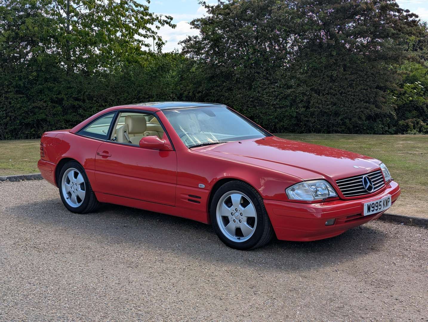 <p>2000 MERCEDES SL320 AUTO</p>