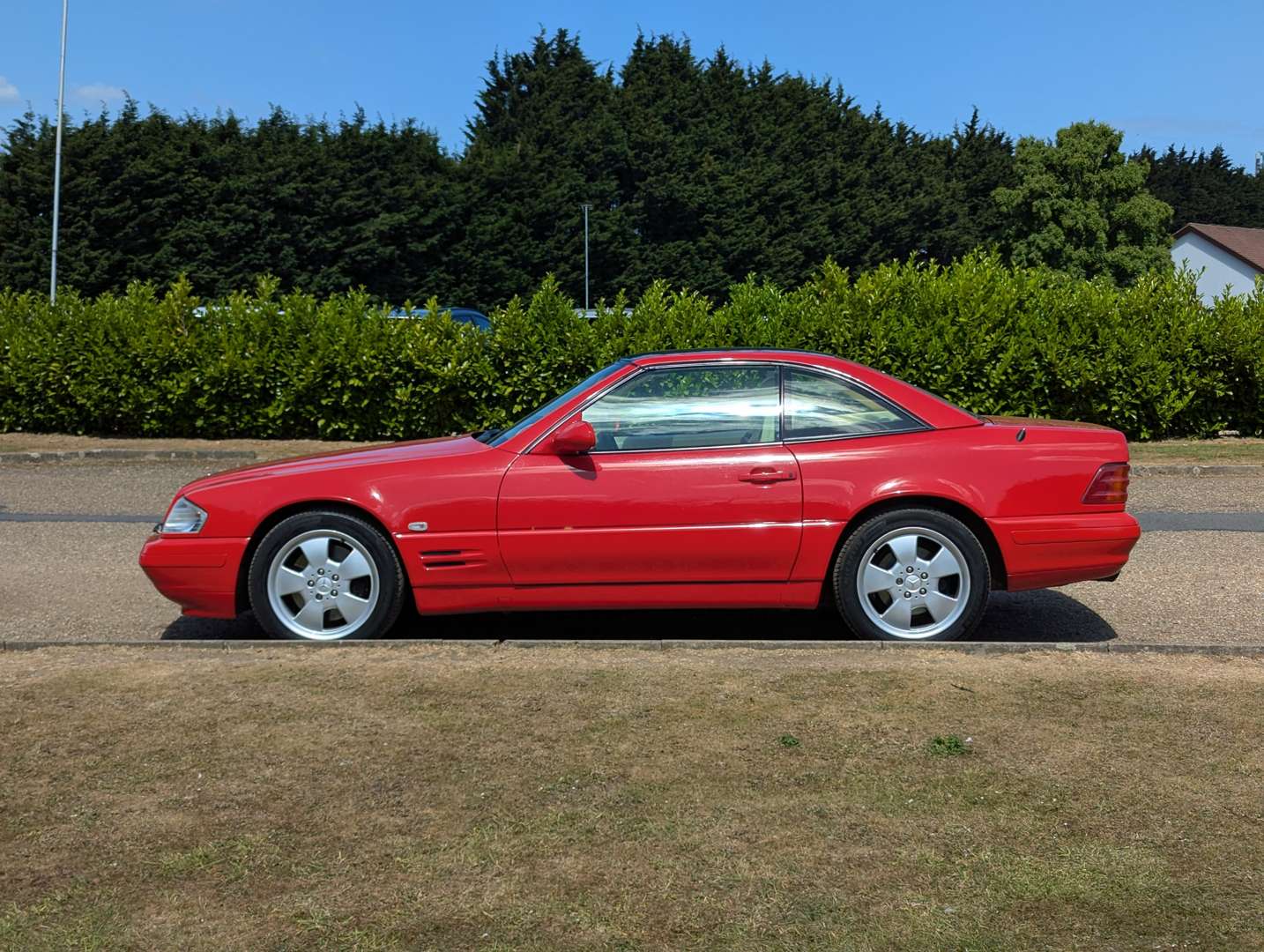 <p>2000 MERCEDES SL320 AUTO</p>