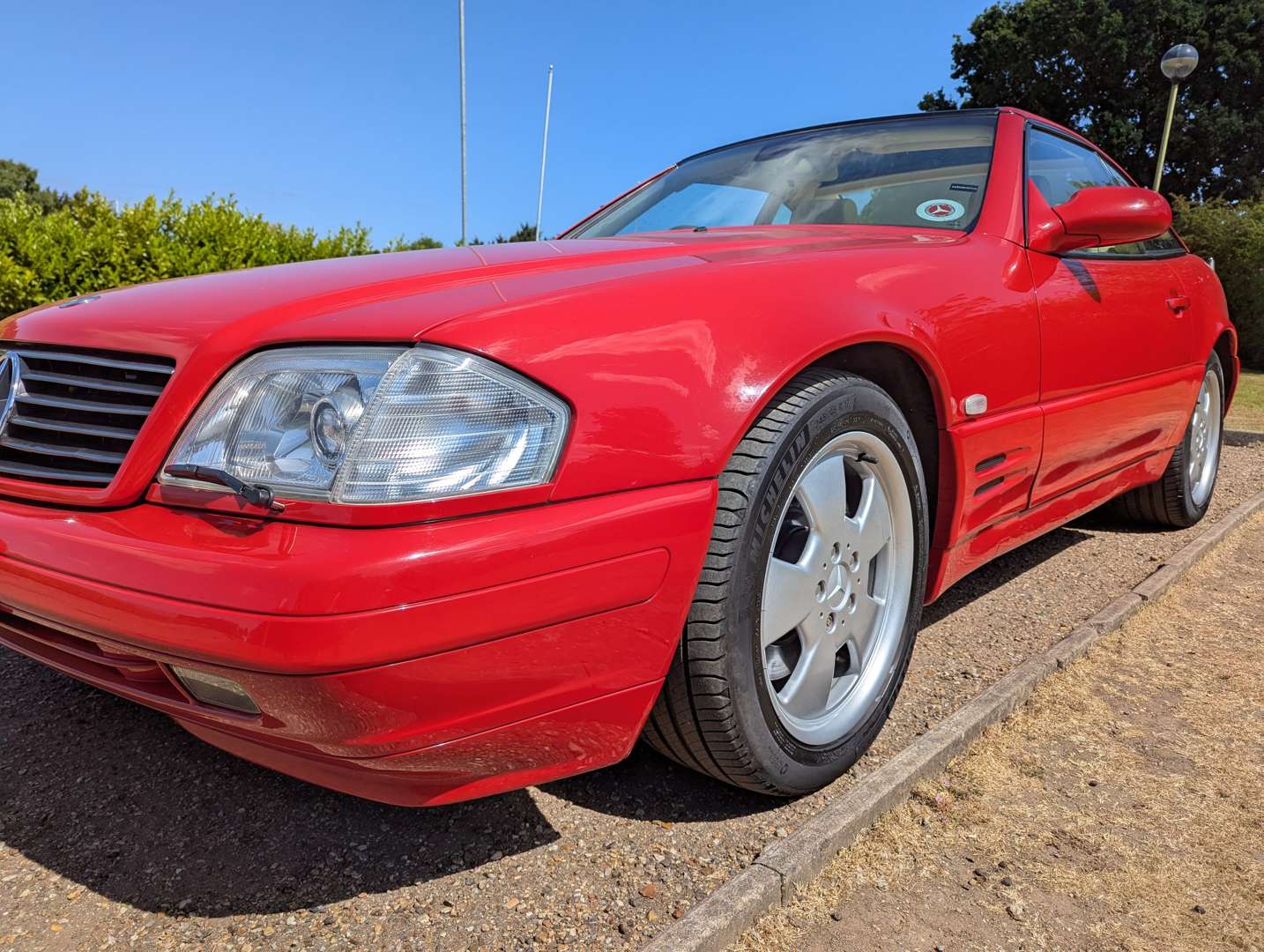 <p>2000 MERCEDES SL320 AUTO</p>