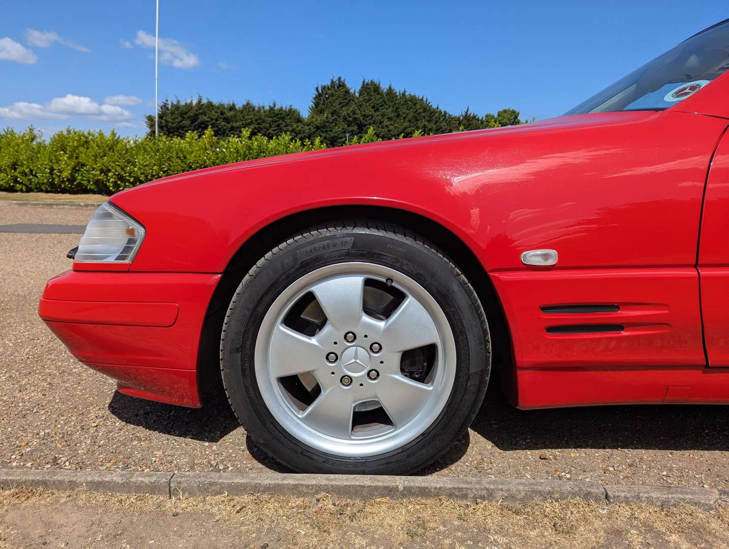 <p>2000 MERCEDES SL320 AUTO</p>