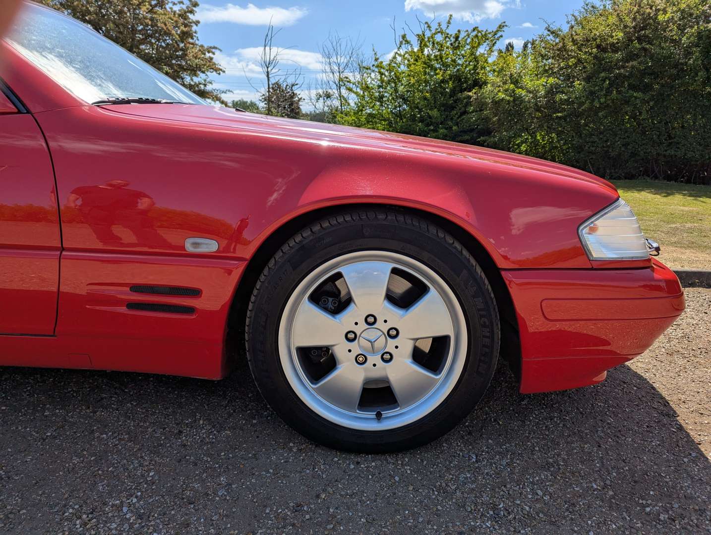 <p>2000 MERCEDES SL320 AUTO</p>