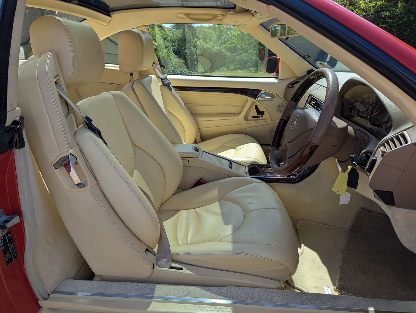 <p>2000 MERCEDES SL320 AUTO</p>