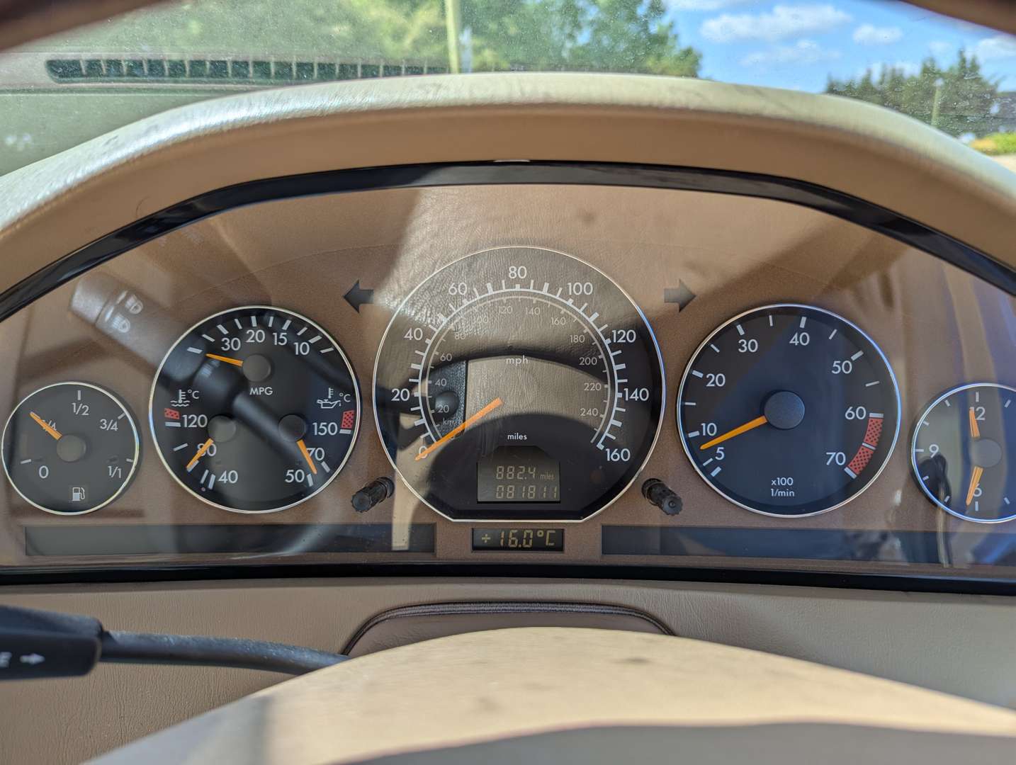 <p>2000 MERCEDES SL320 AUTO</p>