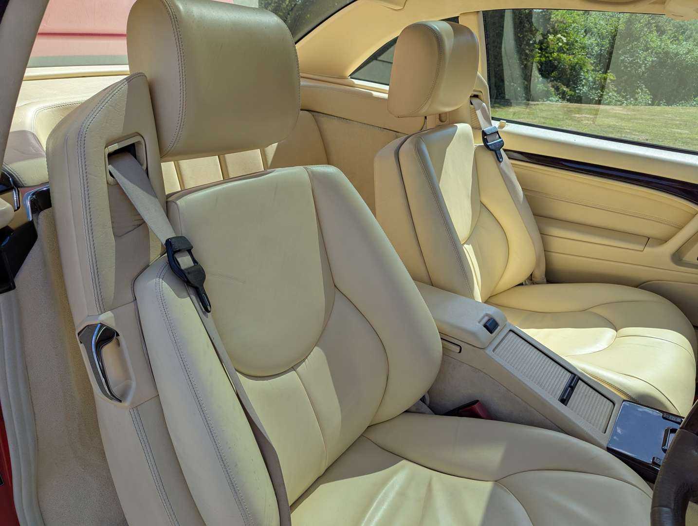 <p>2000 MERCEDES SL320 AUTO</p>