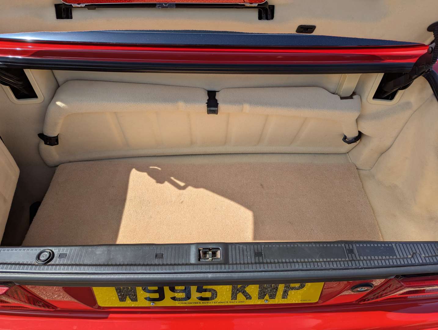 <p>2000 MERCEDES SL320 AUTO</p>