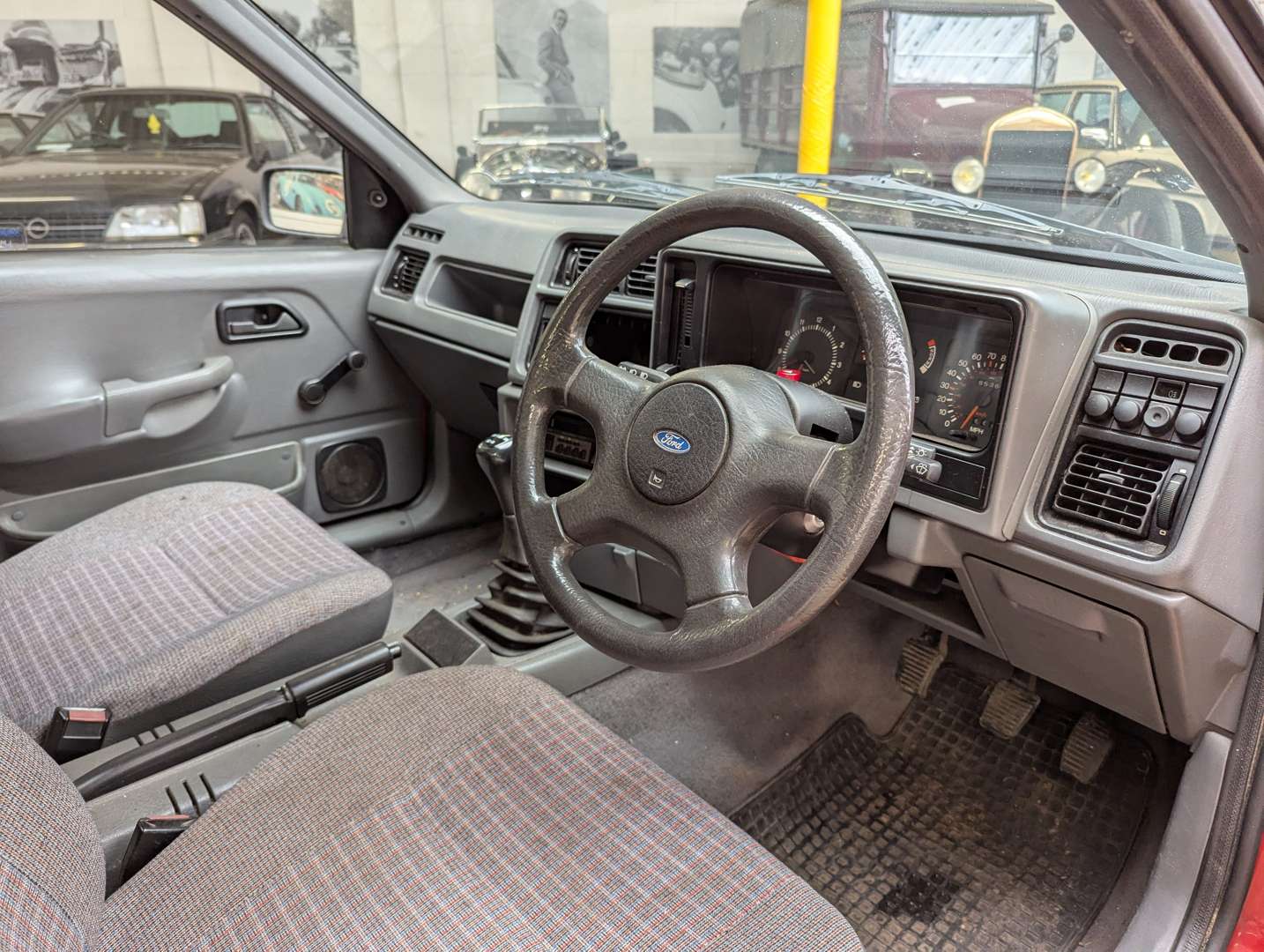 <p>1990 FORD P100 2.0</p>