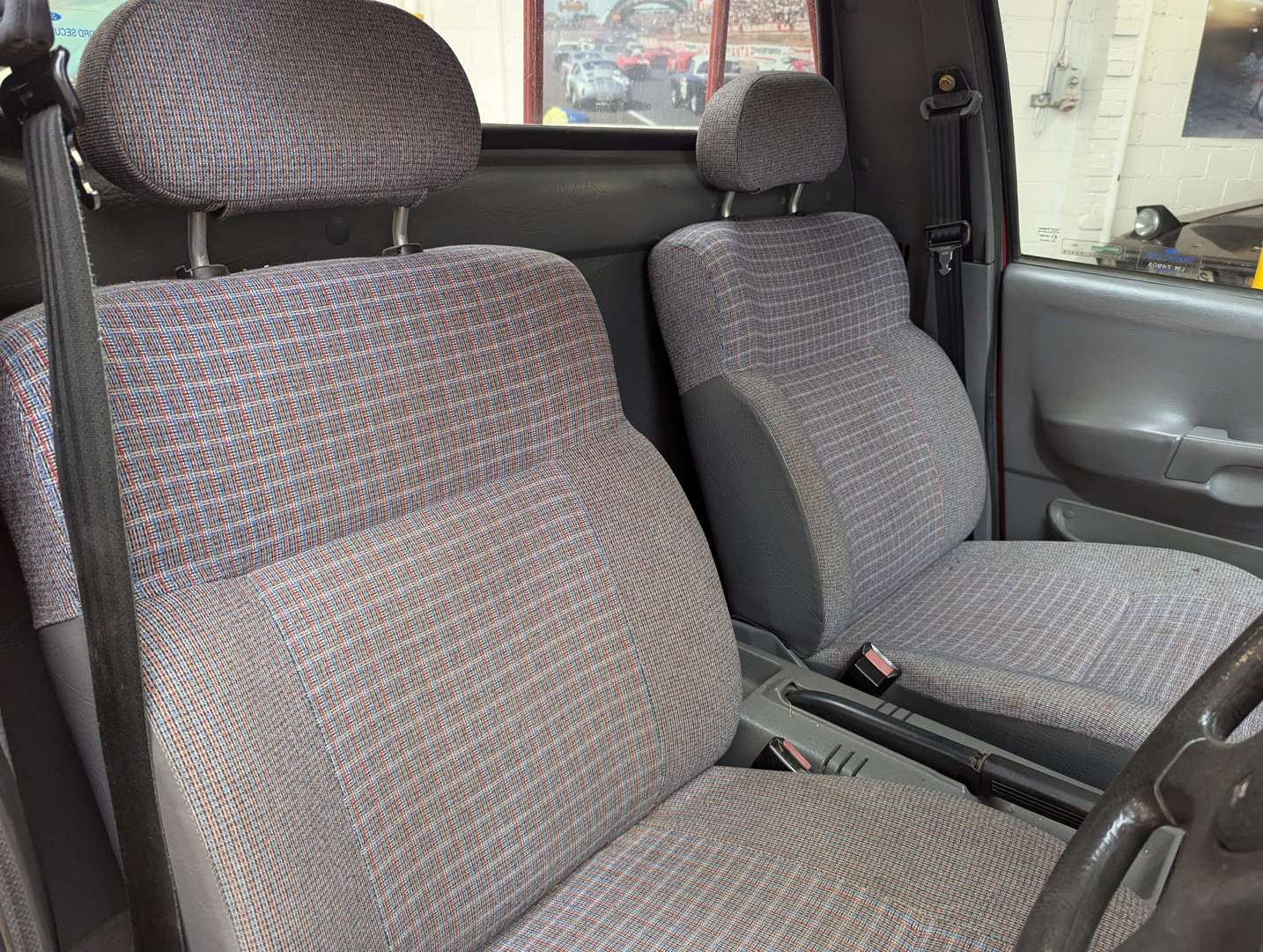 <p>1990 FORD P100 2.0</p>
