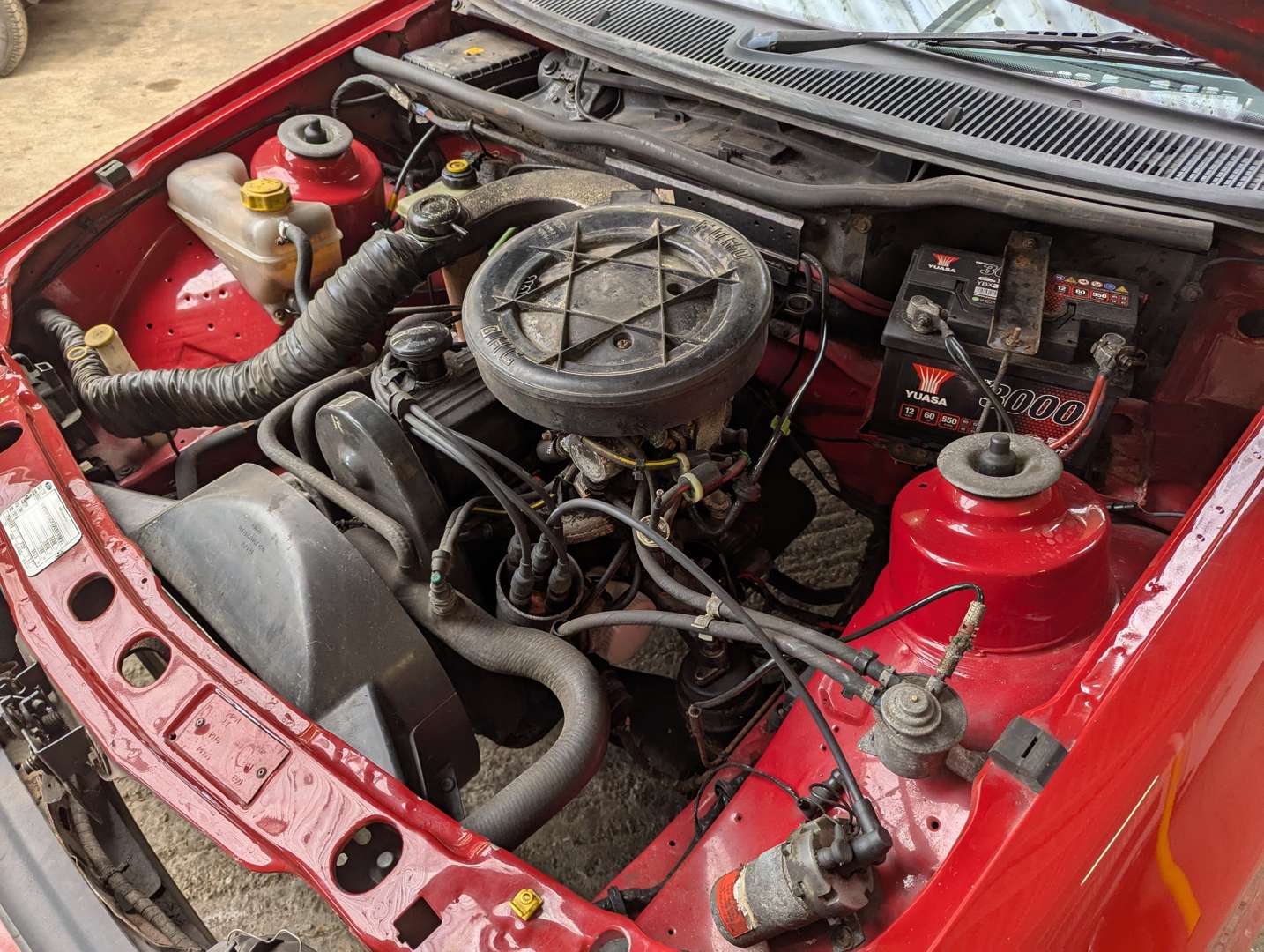 <p>1990 FORD P100 2.0</p>