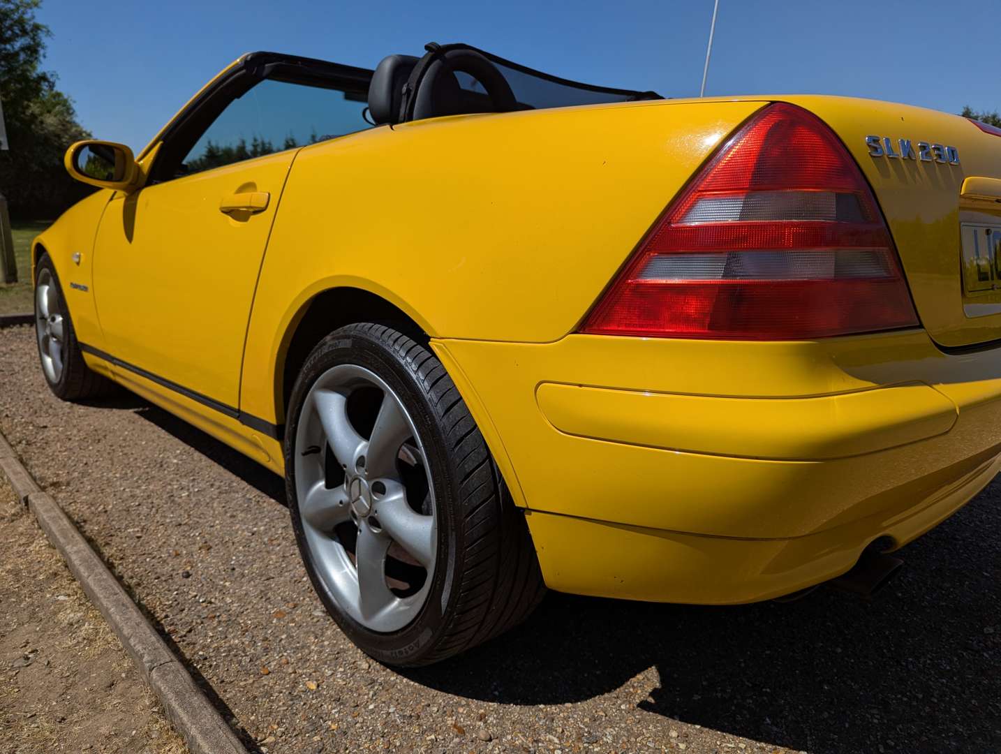 <p>1997 MERCEDES SLK 230 KOMPRESSOR AUTO</p>