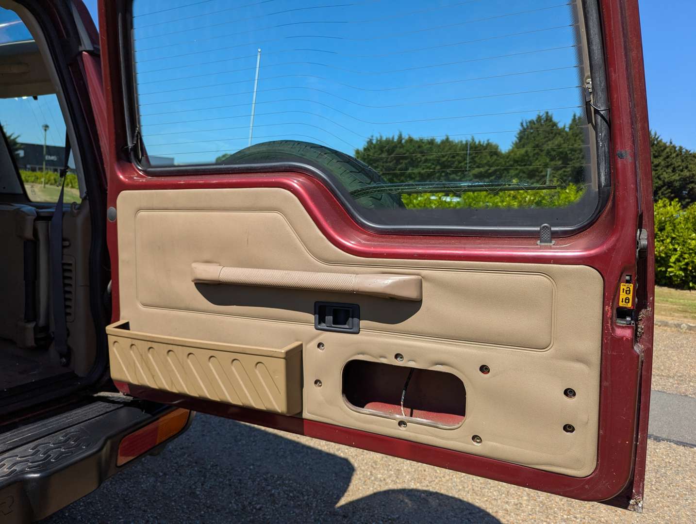 <p>2000 LAND ROVER DISCOVERY TD5 ES AUTO</p>
