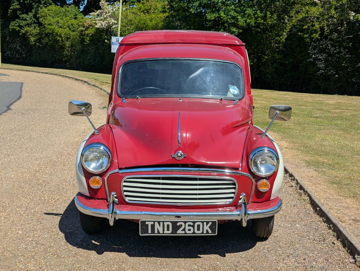 <p>1972 MORRIS MINOR VAN</p>