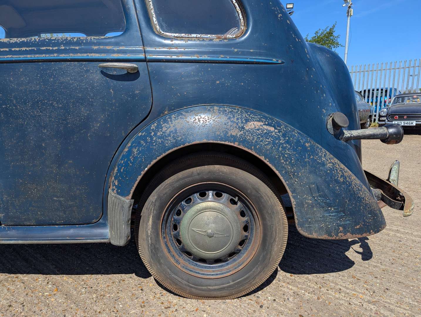 <p>1947 VAUXHALL 14 HP</p>