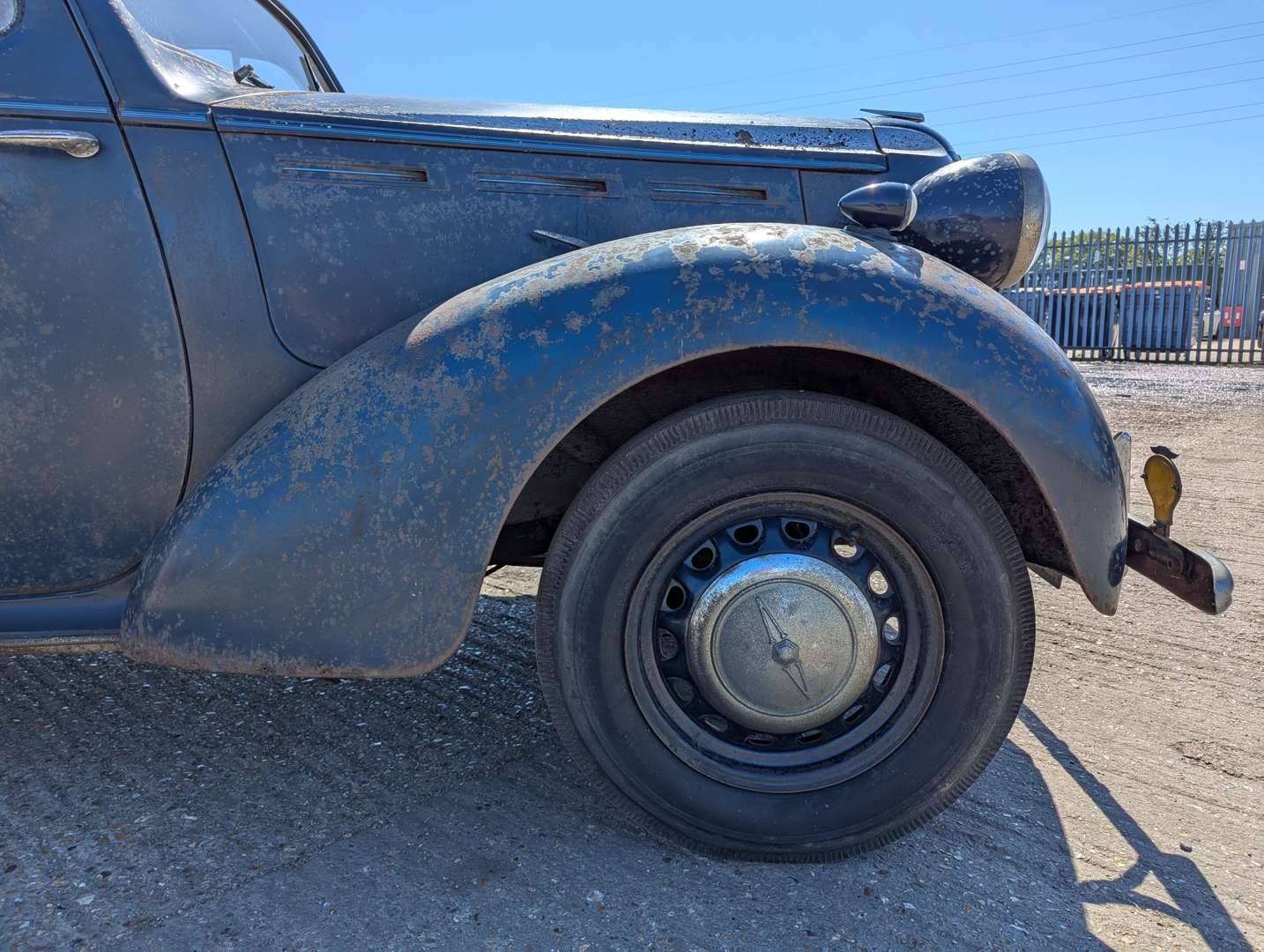 <p>1947 VAUXHALL 14 HP</p>