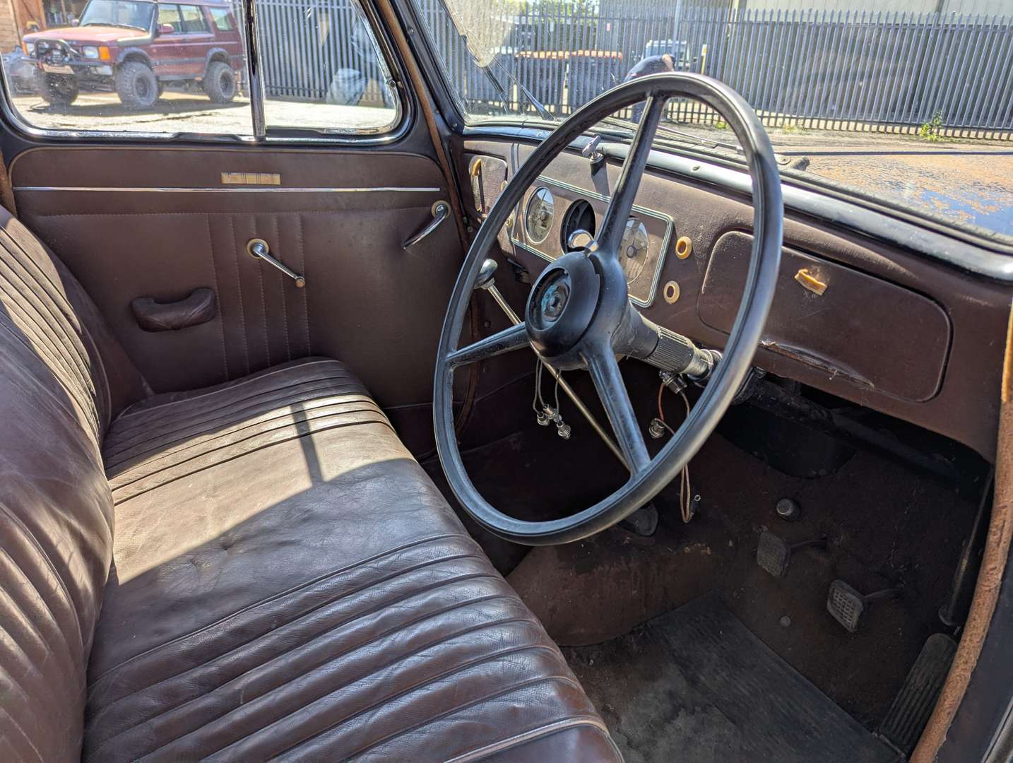 <p>1947 VAUXHALL 14 HP</p>
