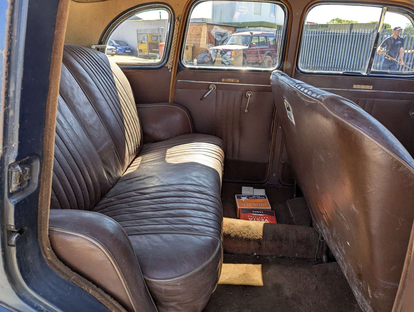<p>1947 VAUXHALL 14 HP</p>