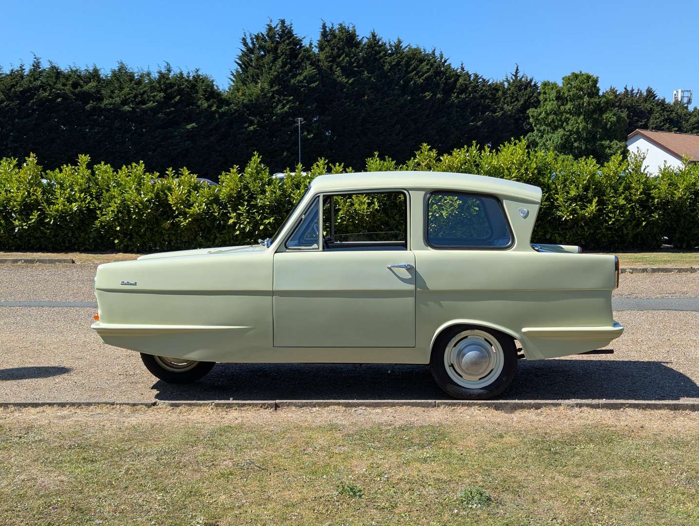 <p>1968 RELIANT REGAL 3/25 DELUXE</p>