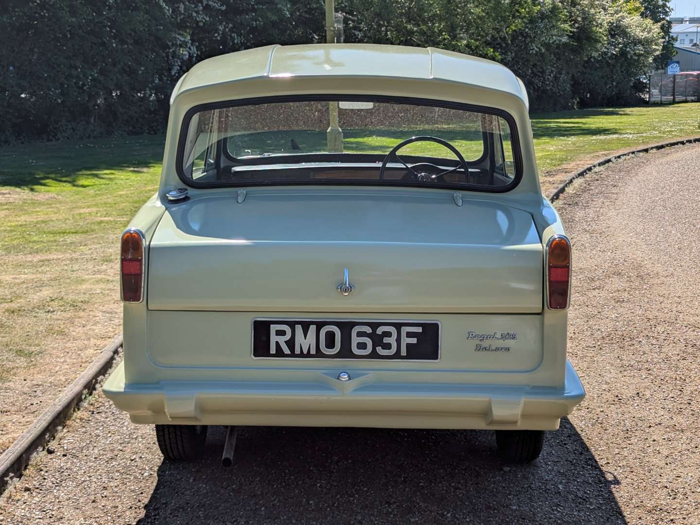 <p>1968 RELIANT REGAL 3/25 DELUXE</p>