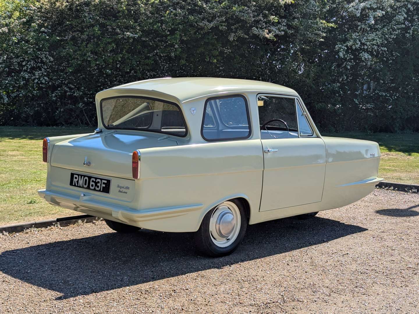<p>1968 RELIANT REGAL 3/25 DELUXE</p>