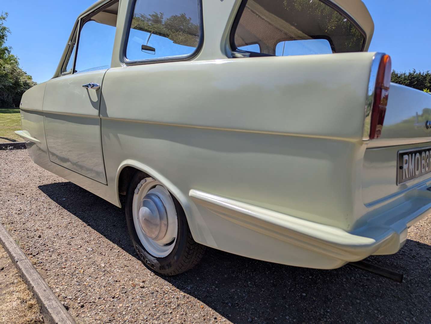 <p>1968 RELIANT REGAL 3/25 DELUXE</p>