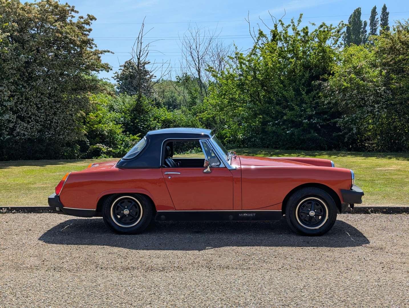 <p>1976 MG MIDGET 1500</p>