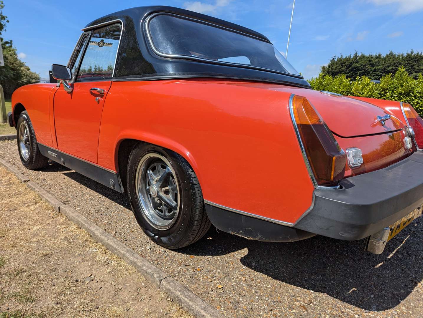 <p>1976 MG MIDGET 1500</p>