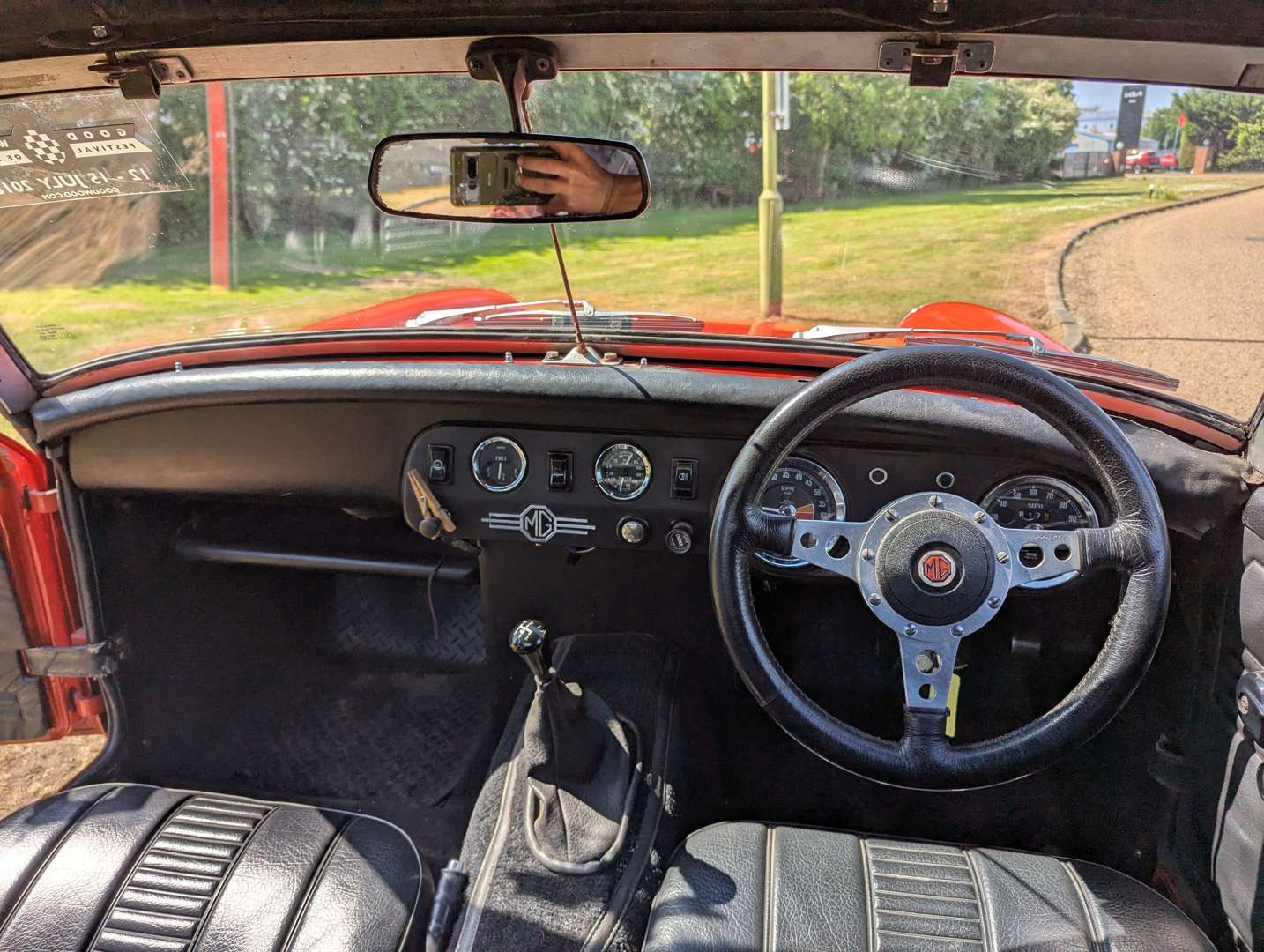 <p>1976 MG MIDGET 1500</p>