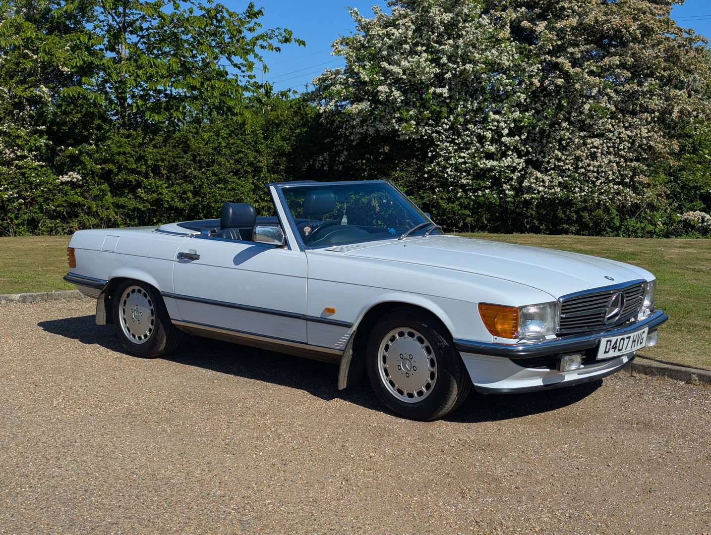 <p>1987 MERCEDES R107 300SL AUTO</p>