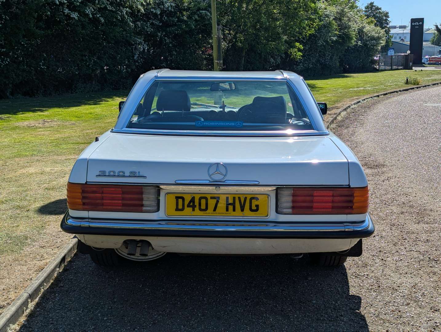 <p>1987 MERCEDES R107 300SL AUTO</p>