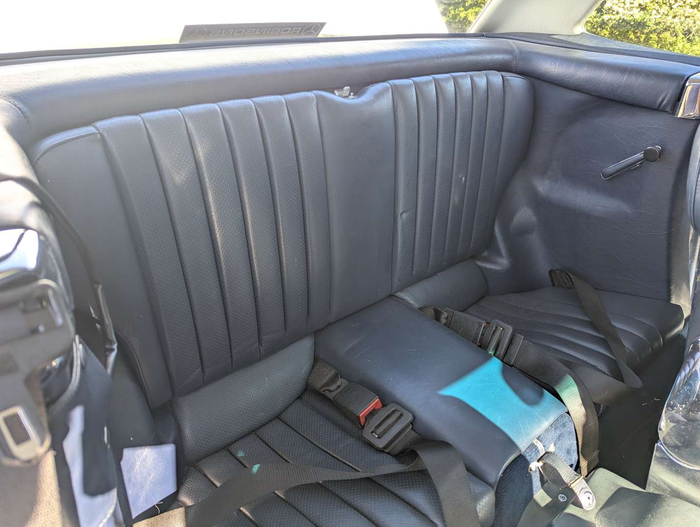 <p>1987 MERCEDES R107 300SL AUTO</p>