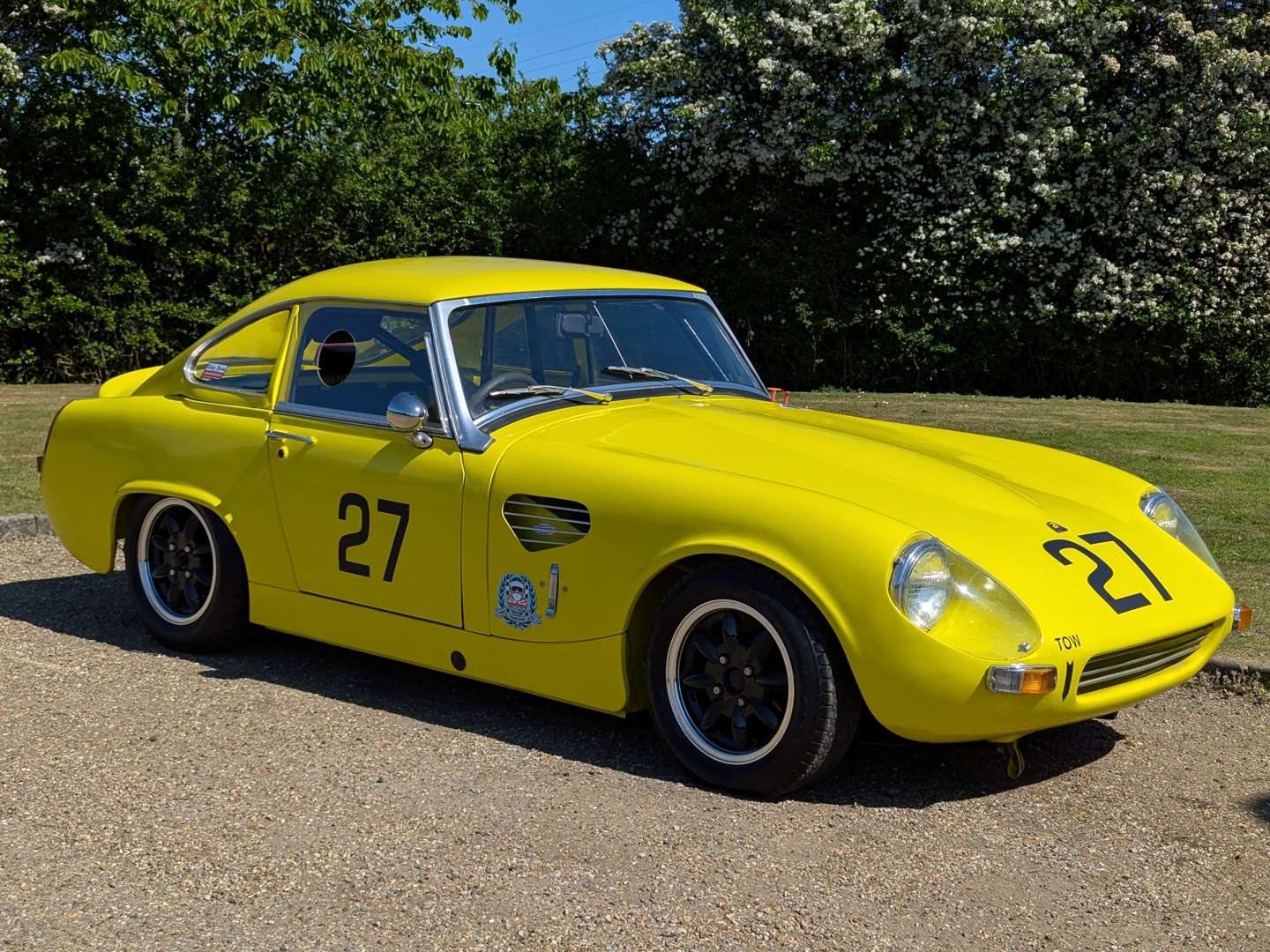 <p>1973 MG ASHLEY</p>