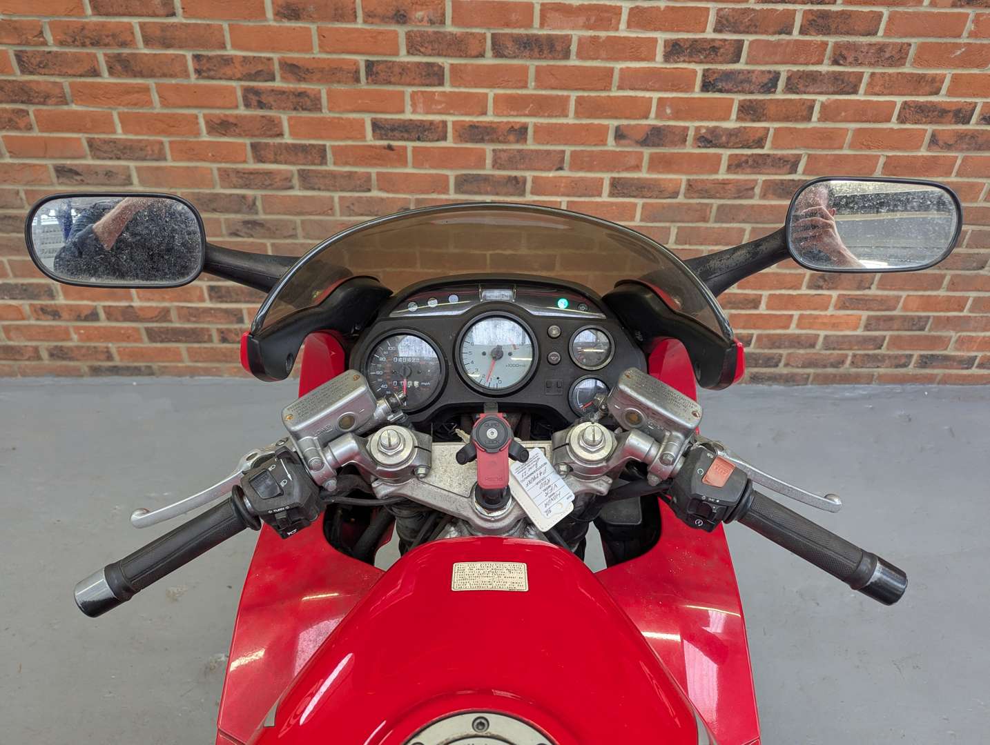 <p>1997 HONDA VFR 750 F</p>