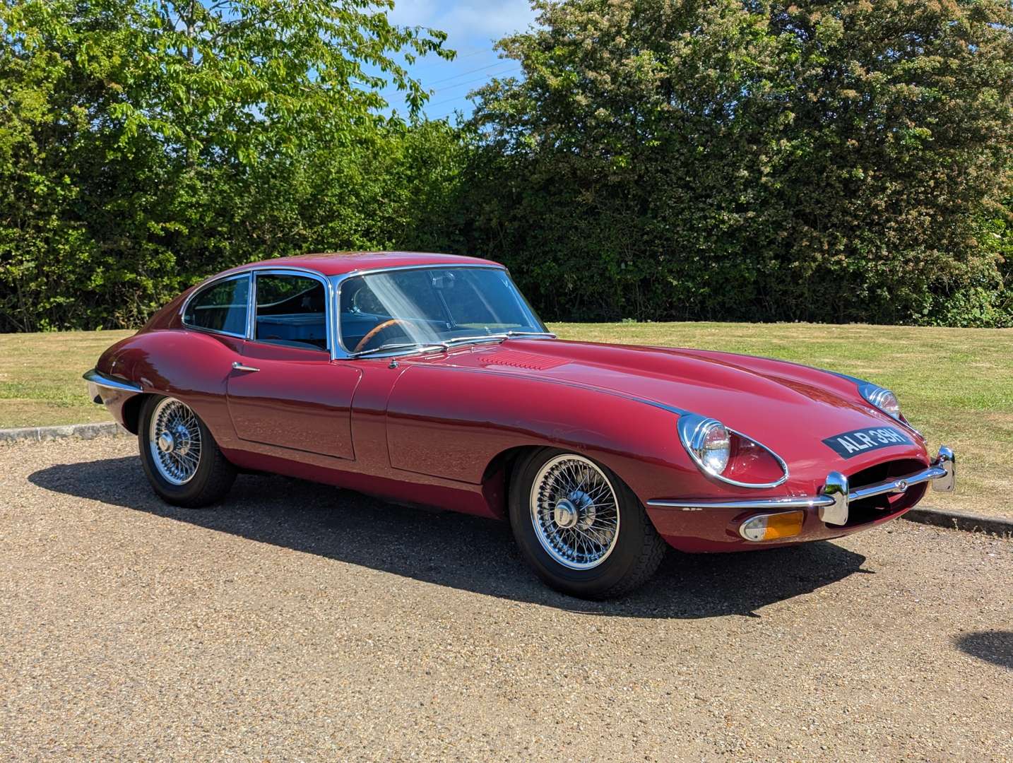 <p>1969 JAGUAR E-TYPE FHC SERIES II</p>