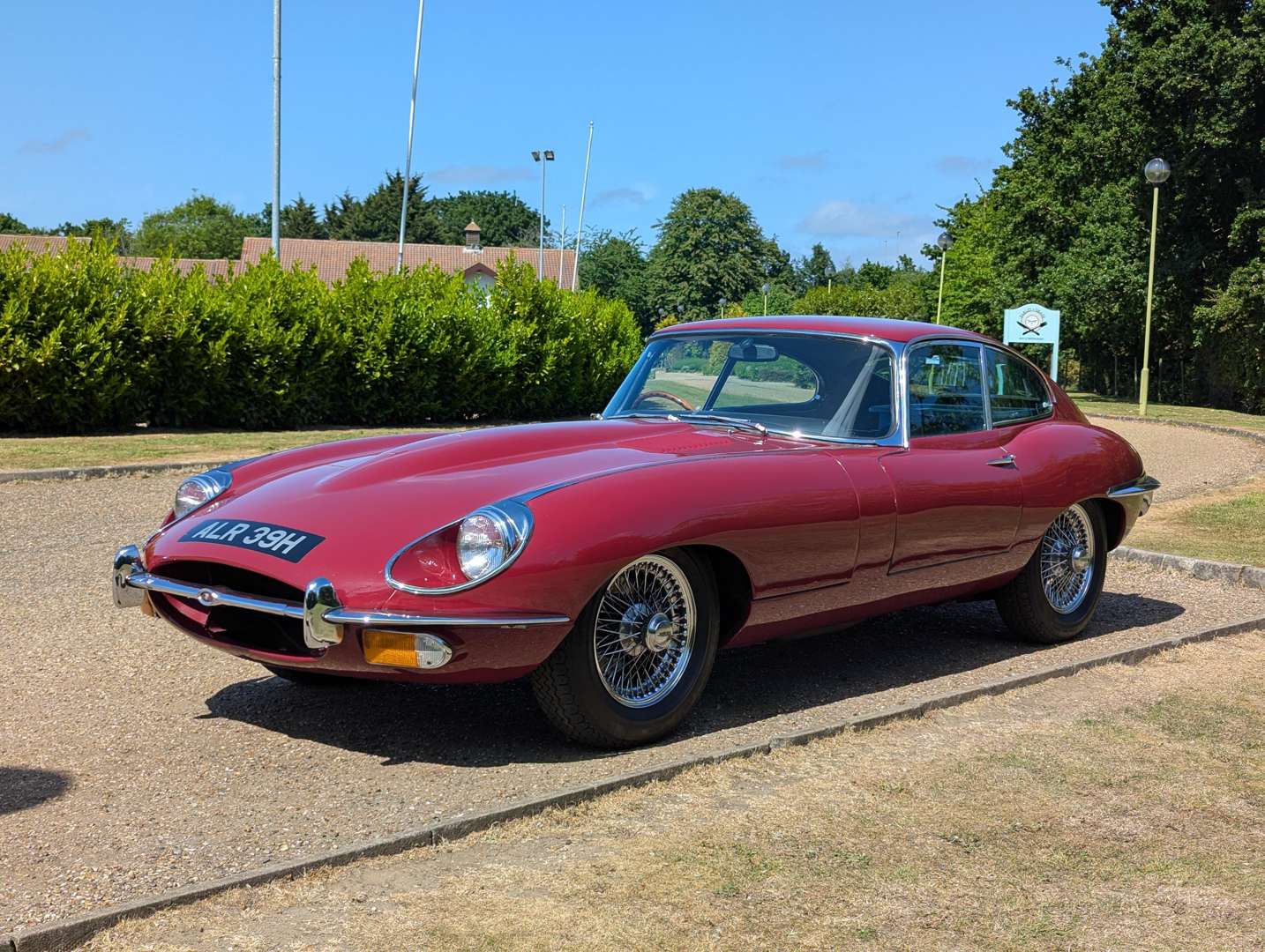 <p>1969 JAGUAR E-TYPE FHC SERIES II</p>