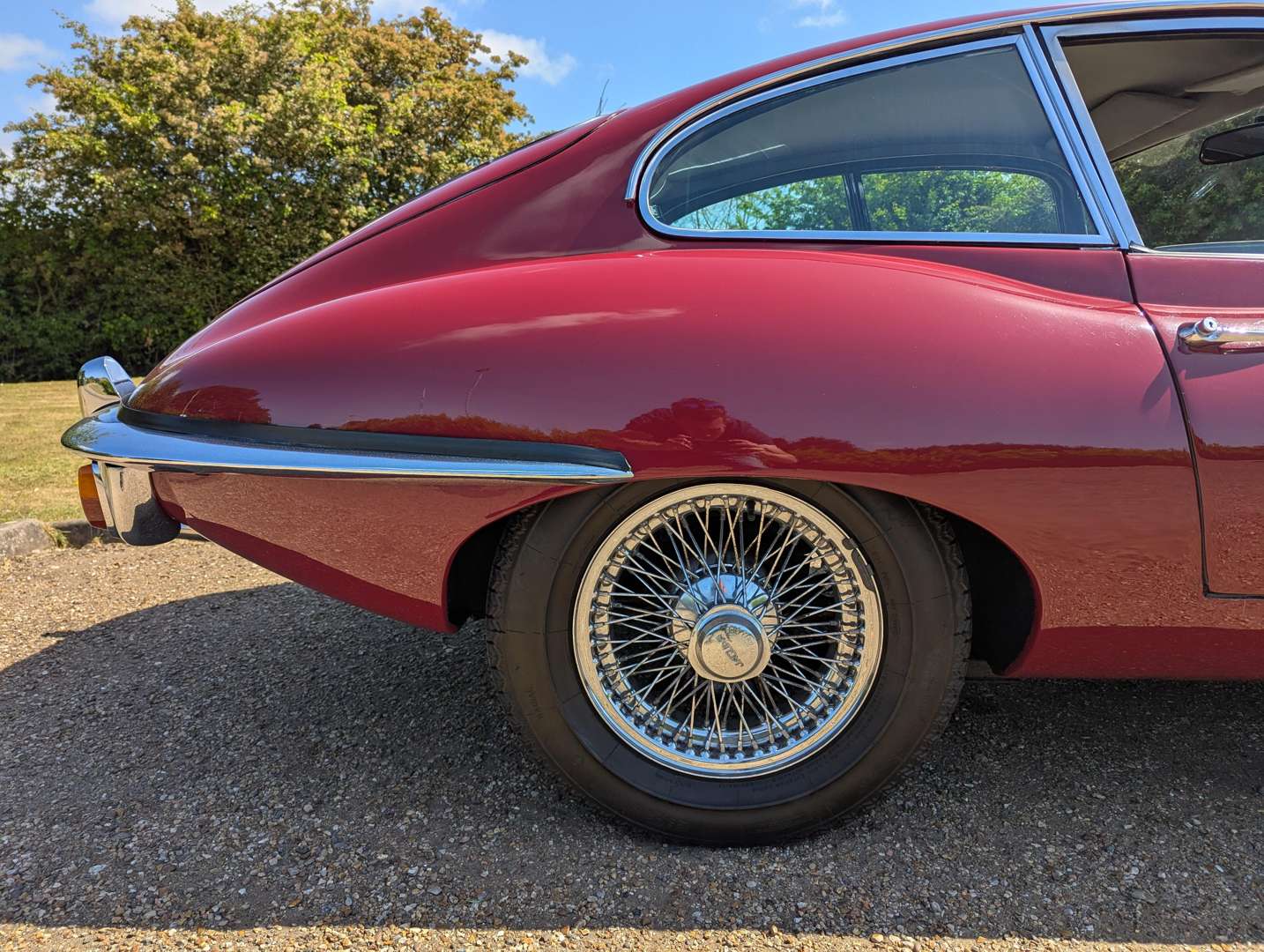 <p>1969 JAGUAR E-TYPE FHC SERIES II</p>