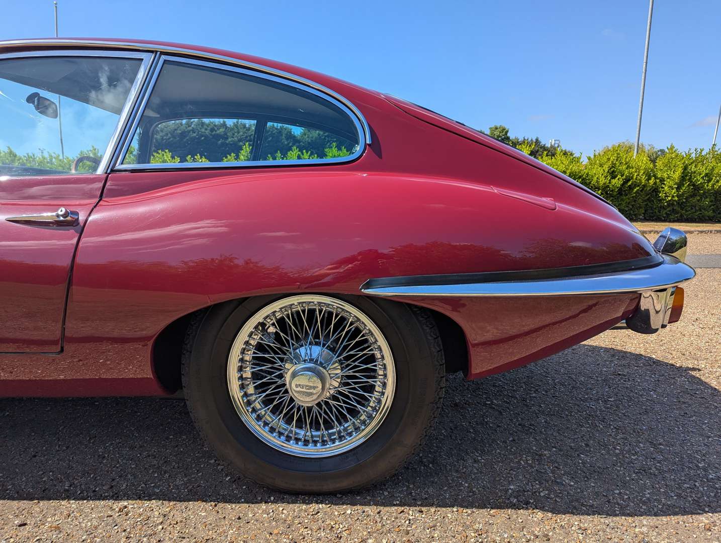 <p>1969 JAGUAR E-TYPE FHC SERIES II</p>