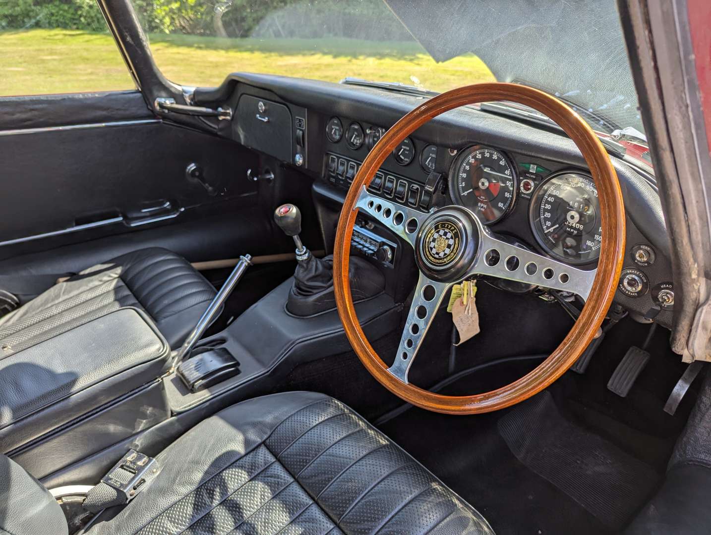 <p>1969 JAGUAR E-TYPE FHC SERIES II</p>