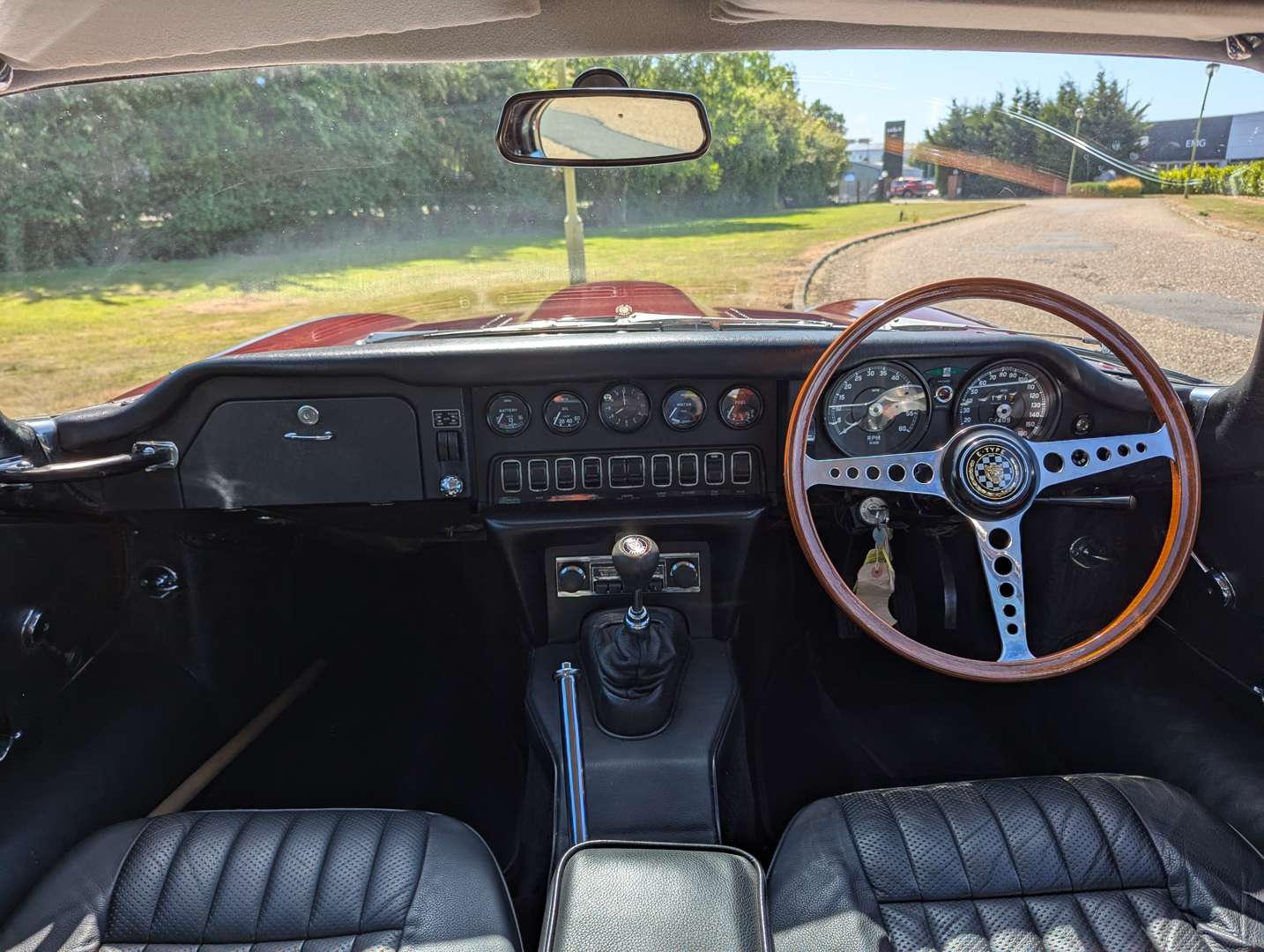 <p>1969 JAGUAR E-TYPE FHC SERIES II</p>