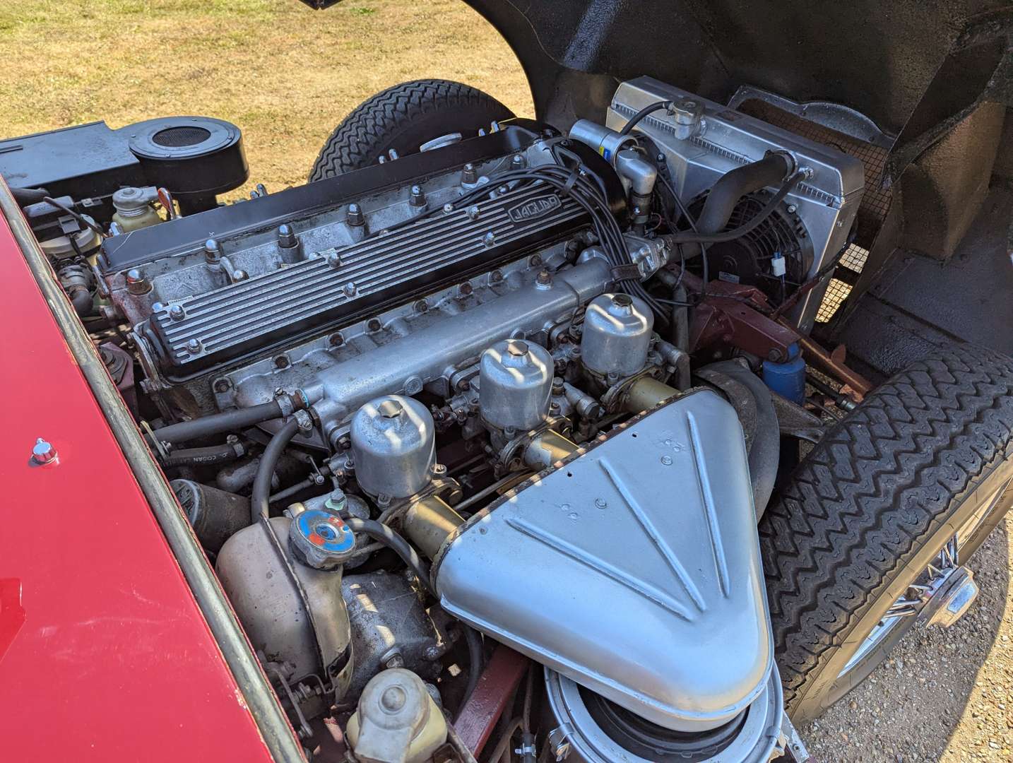 <p>1969 JAGUAR E-TYPE FHC SERIES II</p>
