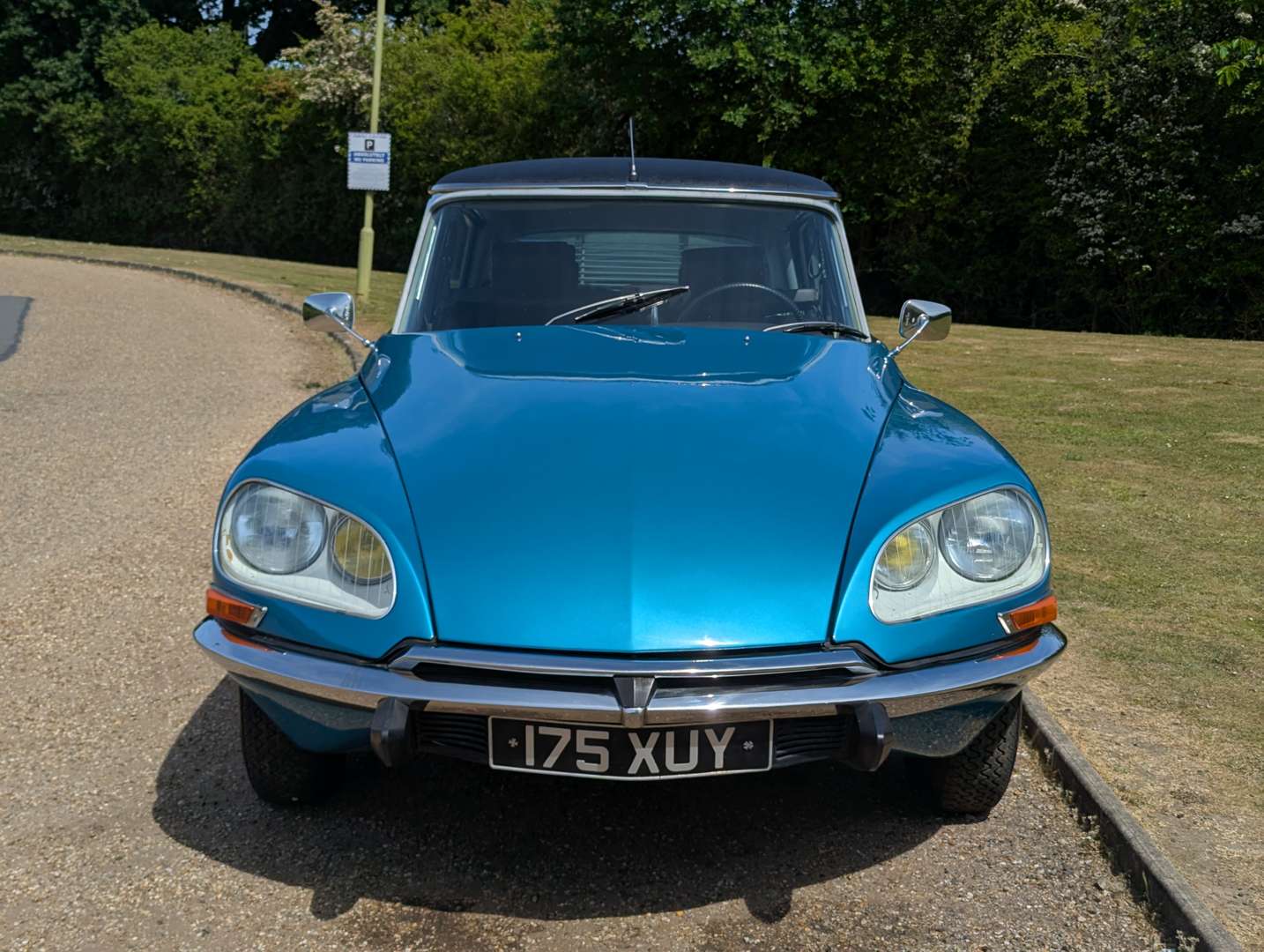 <p>1968 CITROEN DS21 PALLAS LHD</p>