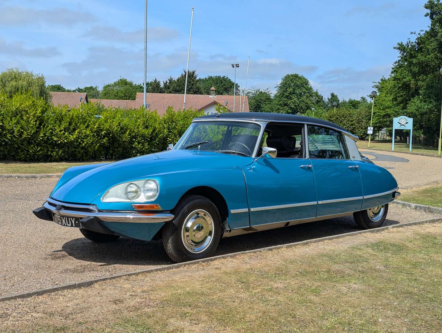 <p>1968 CITROEN DS21 PALLAS LHD</p>