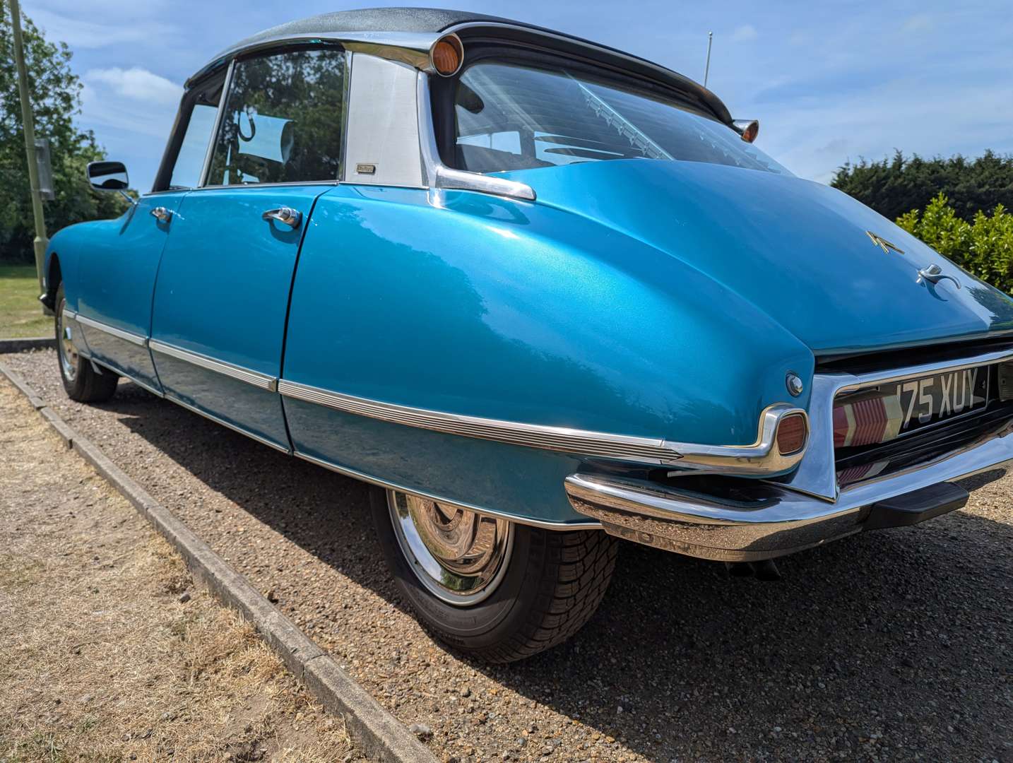 <p>1968 CITROEN DS21 PALLAS LHD</p>