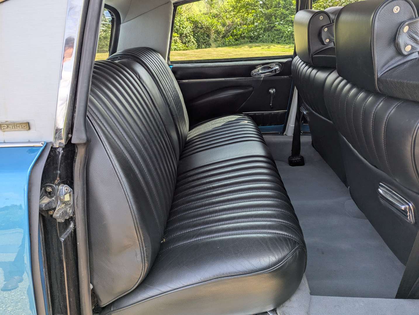 <p>1968 CITROEN DS21 PALLAS LHD</p>
